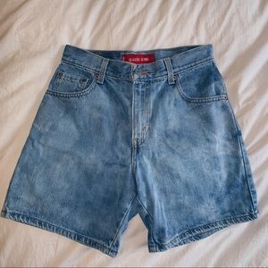 High Waisted Levi’s Classic Shorts Size 4